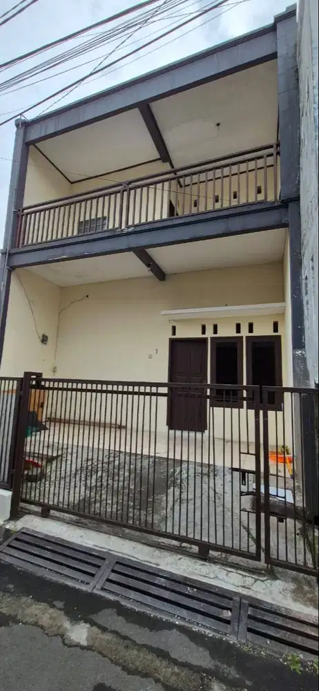 Disewakan / Kontrak Rumah 2 Lantai Jl. Kuningan Antapani