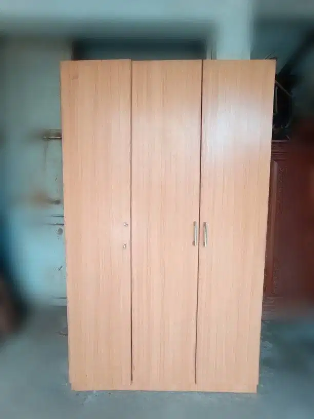Lemari Pakaian 3 Pintu P120 L48 tggi200cm