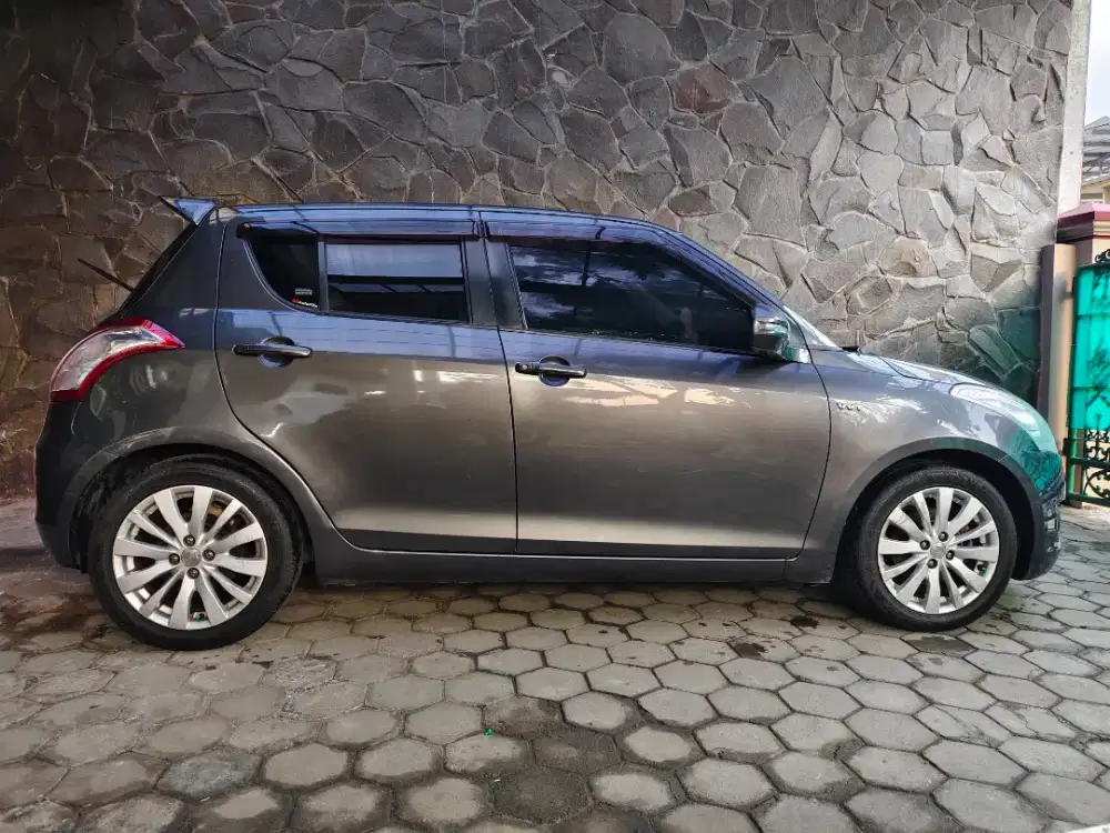 Suzuki Swift GX AT