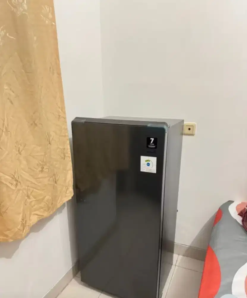 Kulkas 1 pintu Aqua baru 1 minggu