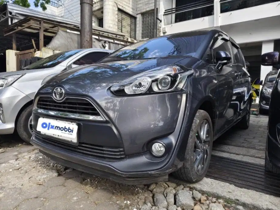 Pajak Panjang - Toyota Sienta 1.5 V Bensin-MT 2017