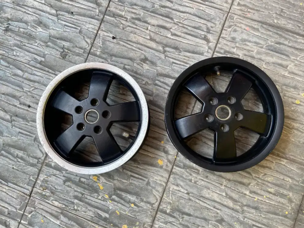 Velg original vespa gts r12