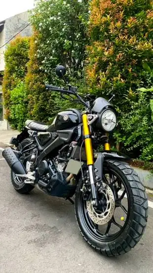 Yamaha XSR 155 2024 Hitam - Full Modif Tracker Siap Touring. [TT]