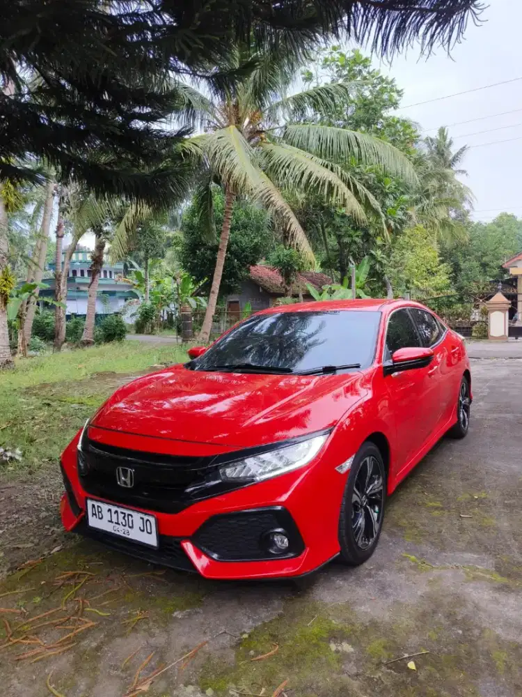 HONDA CIVIC 1.5 TURBO CVT HATCHBACK MERAH TAHUN 2018