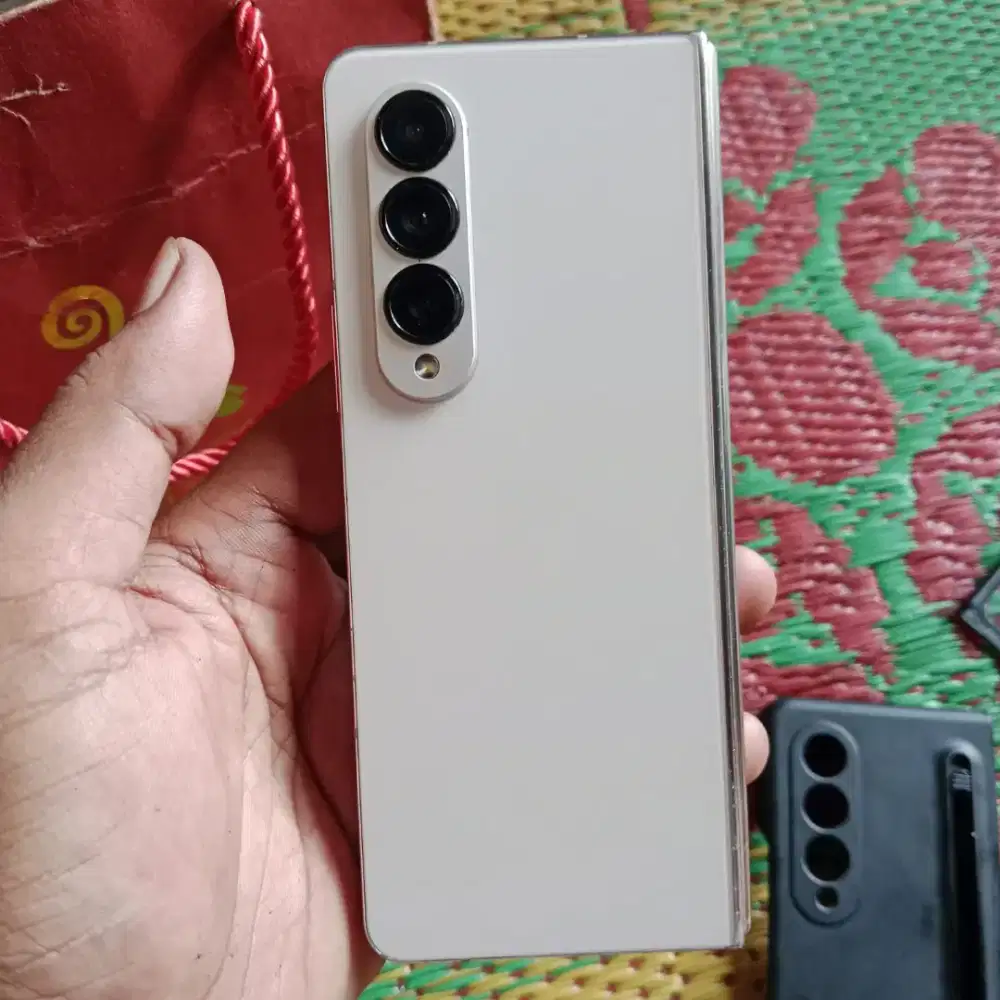 Samsung z fold 4