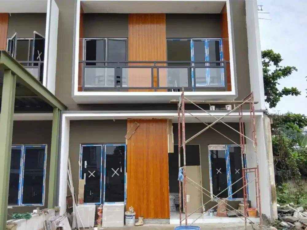 Rumah mewah pinggir jalan raya dalam Komplek Perumahan besar pinggir jalan Raya Kranggan