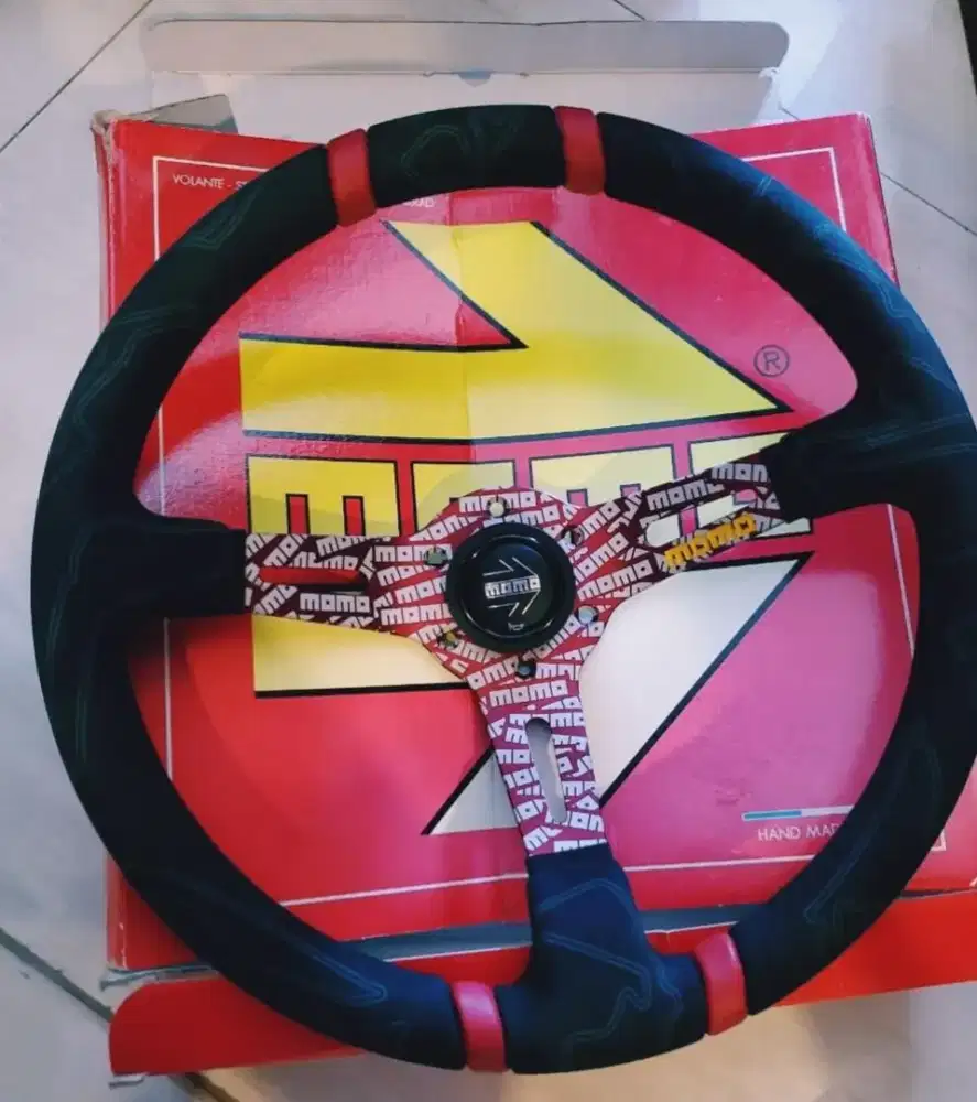 Steer Momo Racing Celong