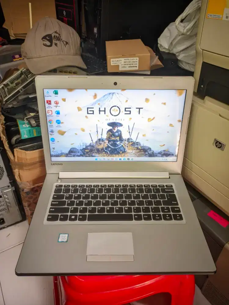 Laptop Lenovo Core i5 gen 7, RAM 12GB,SSD 240GB, siap pakai bergaransi
