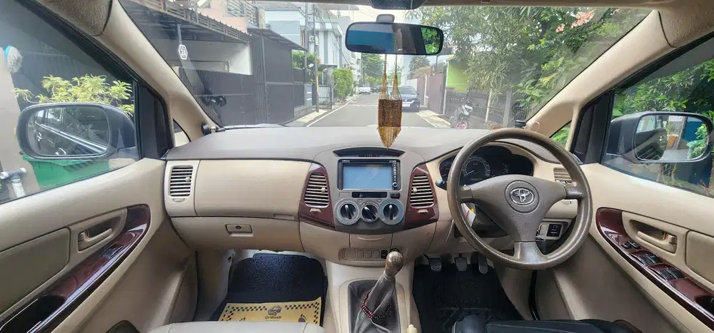 Toyota Kijang Innova 2005 Bensin