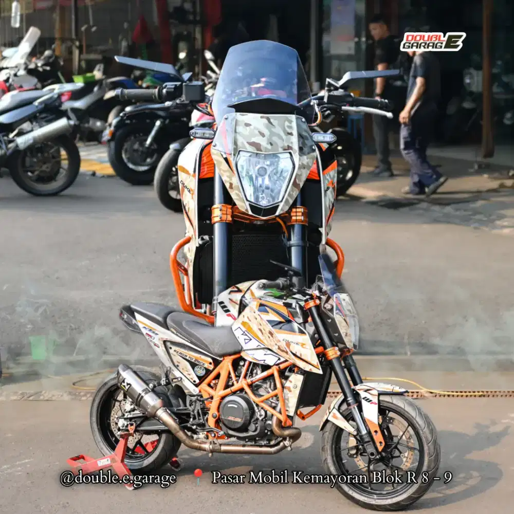 KTM DUKE R 690 690CC ORANGE
‎(on the road)