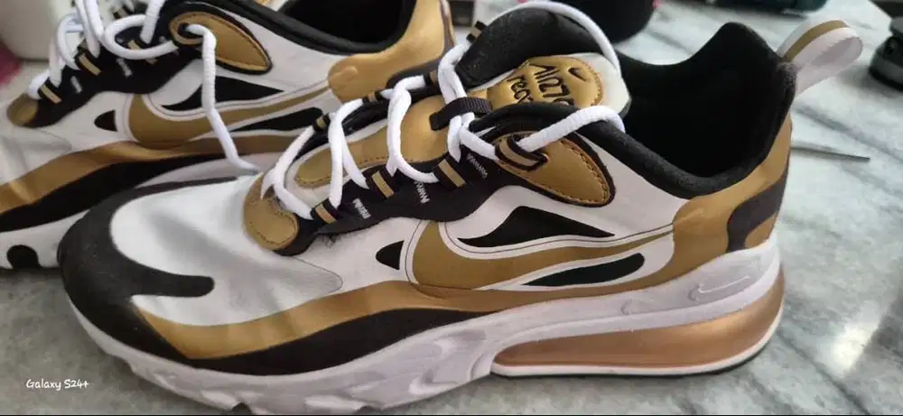 Nike Air Max 270 Gold Black