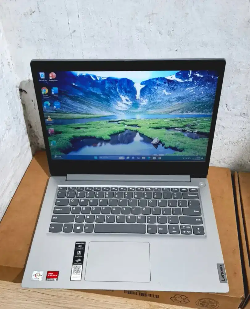 Lenovo Ideapad Slim 3
AMD Athlon Silver 3050 i3 gen 10
Ram 8 /256