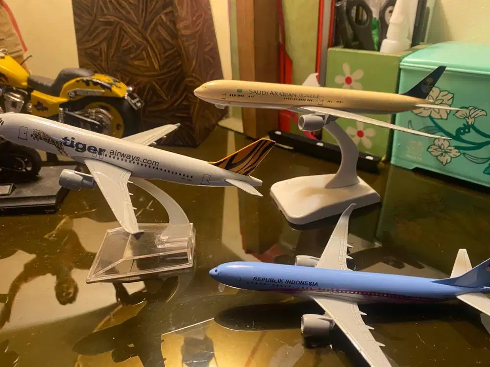 MINIATUR PESAWAT AIRCRAFT