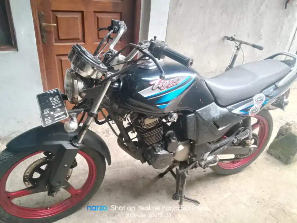 Honda tiger 2000