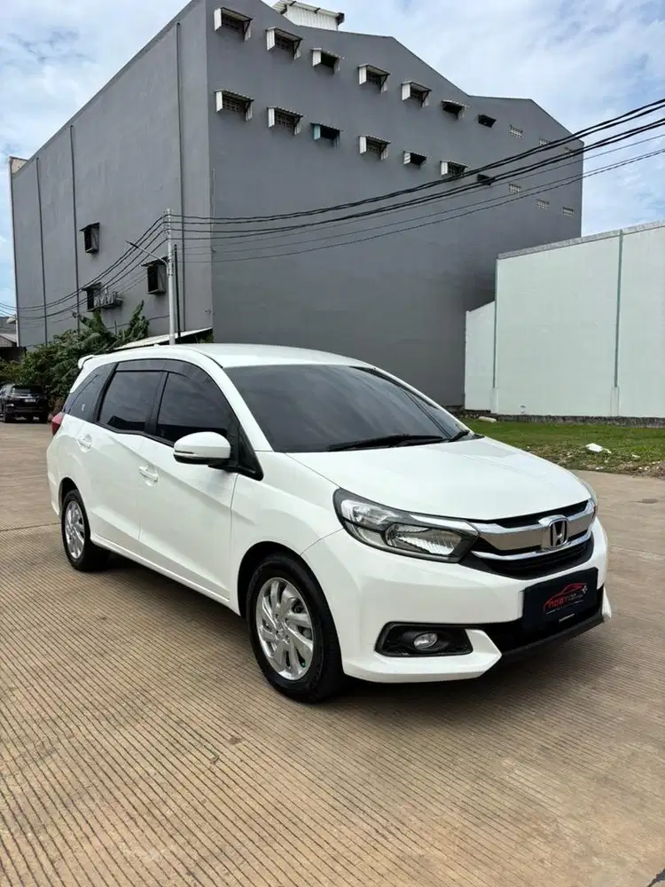 Honda Mobilio 1.5 E CVT 2018 Automatic ( Putih Metalik )
