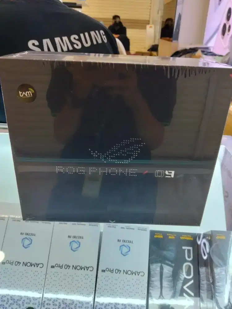 ASUS ROG PHONE 9 PRO 16/512 GB GARANSI RESMI (FREE ROG GAME ACTIVE)