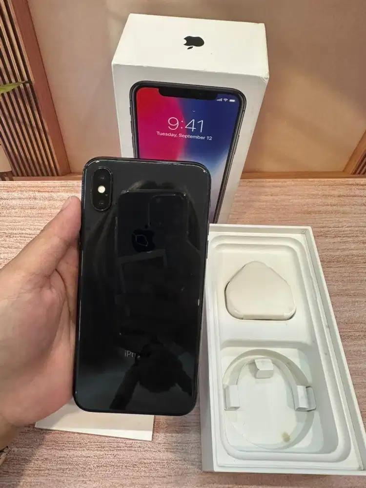 Apple iPhone X 64GB Grey Lengkap BH 100%