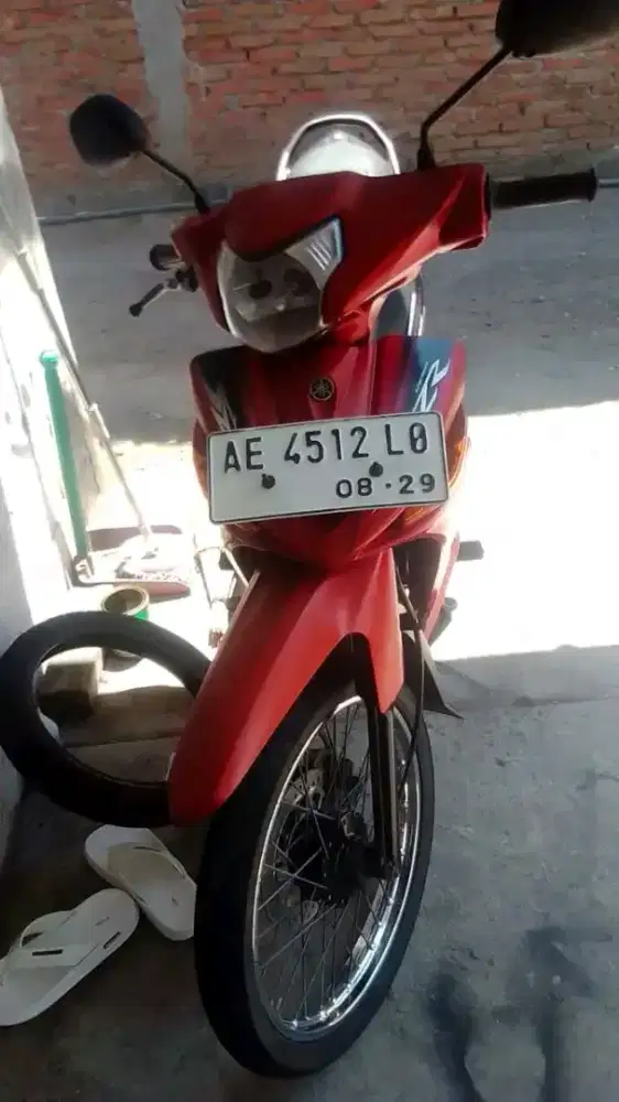 di jual yamaha Vega ZR warna merah komplit pjk hidup pembuatan2009