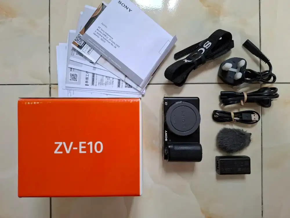 Mirrorless kamera Sony ZV-E10 body only sc rendah mulus