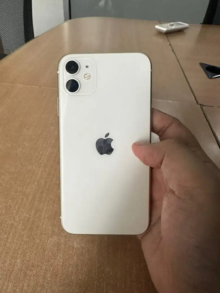WTS iPhone 11 128GB White ex-iBox