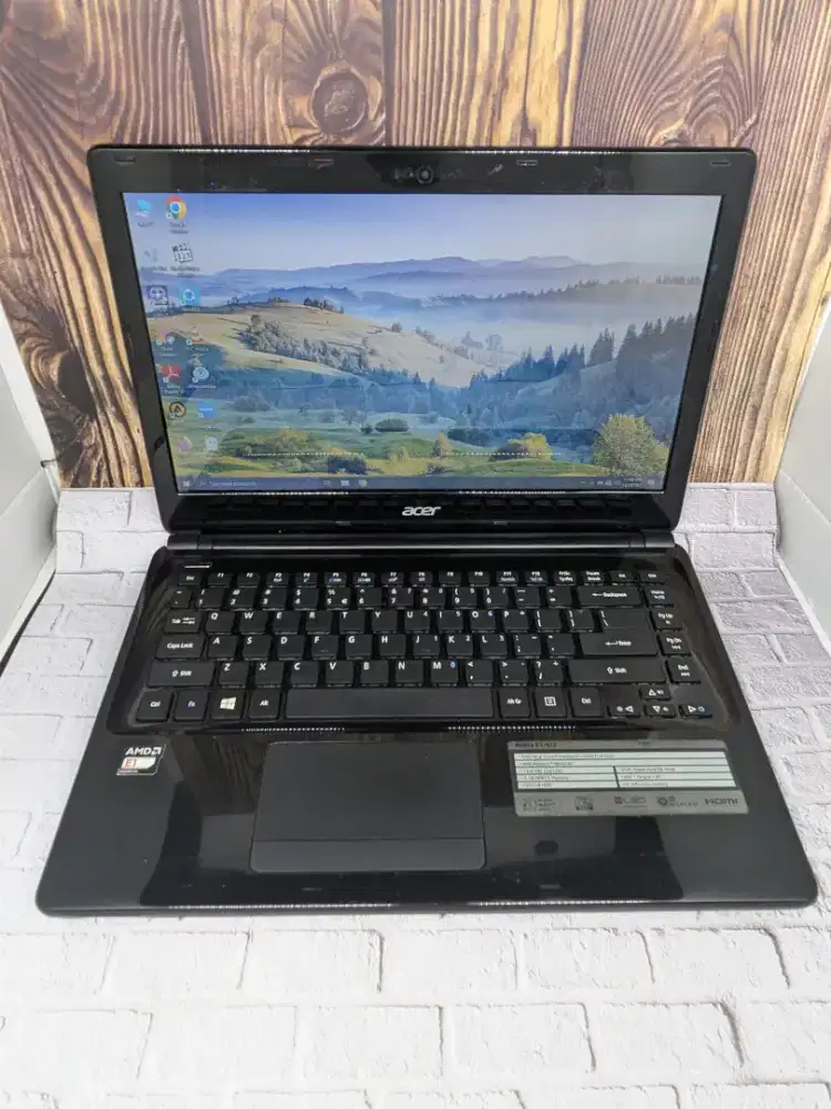 Laptop Acer Aspire E1-422 AMD E1 Ram 4 Normalan Tinggal Pake Aja