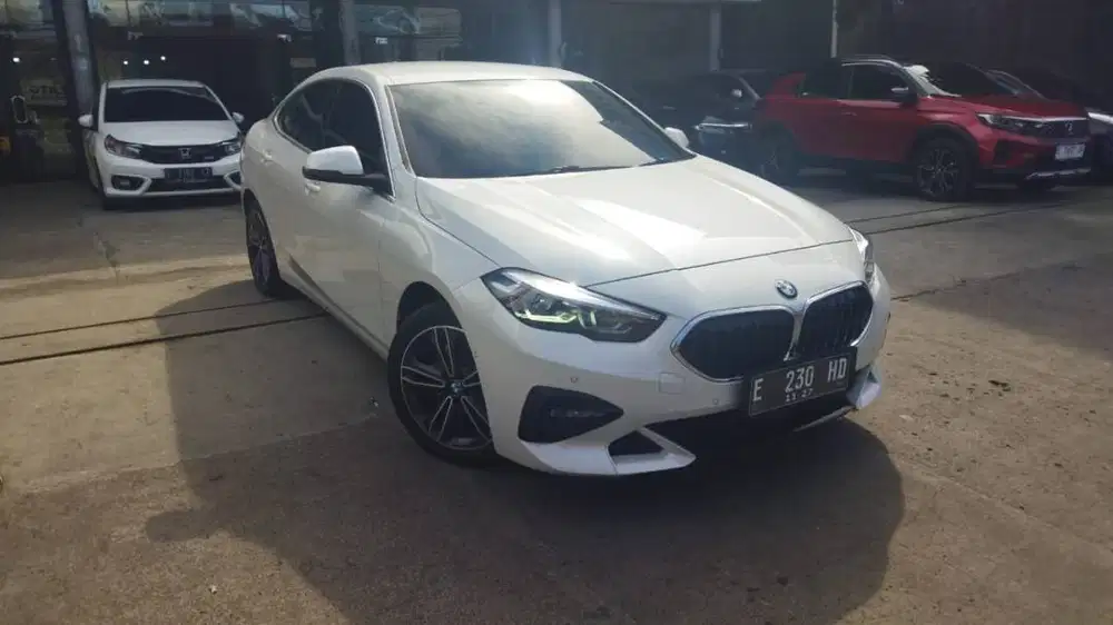 BMW 218i gran coupe 1.5 AT 2022