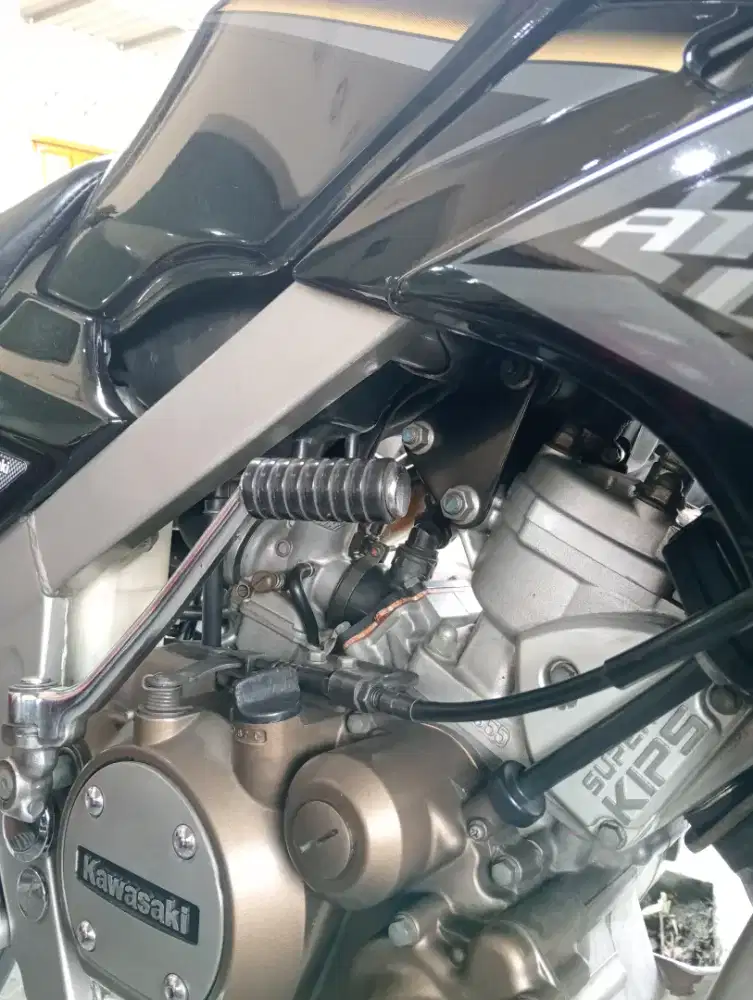Kawasaki ninja R 150 2 tak