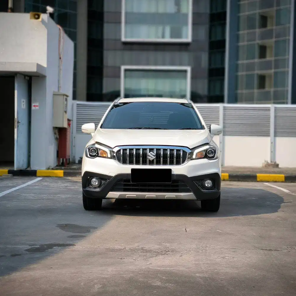 SUZUKI SX - CROSS 2020 AT SIAP PAKAI DAN TERAWAT KM ASLI MOBIL GARANSI