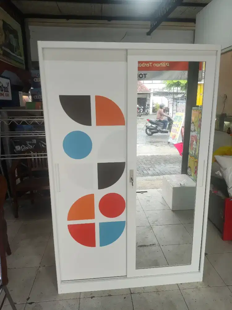 Lemari pakaian besi 120cm
