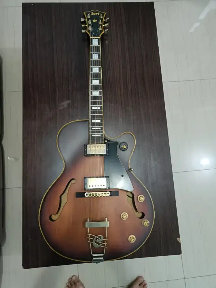 Gitar cort yorktown semihollow super mulus satin finish