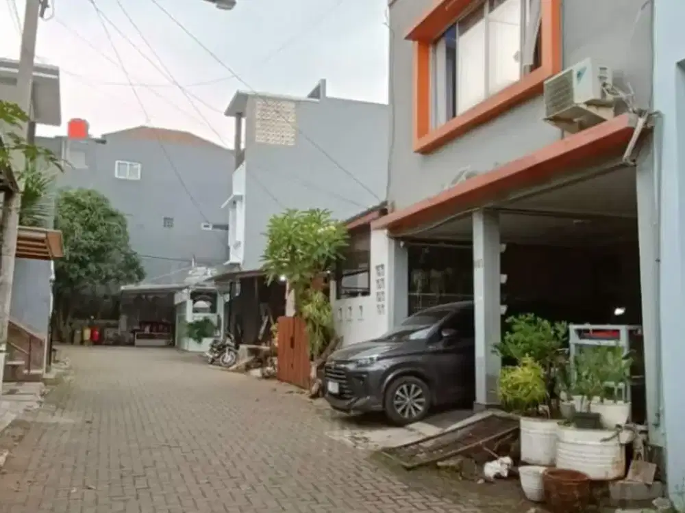 Dijual Cepat Rumah 3 Lantai di Nirwana Residence Sariwangi