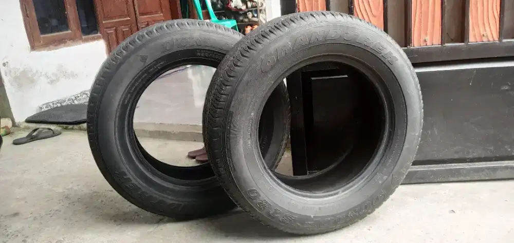 BAN COPOTAN SEREP. RING 16. DUNLOP ST20 GRANDTREK. BAN BEKAS.235/60R16