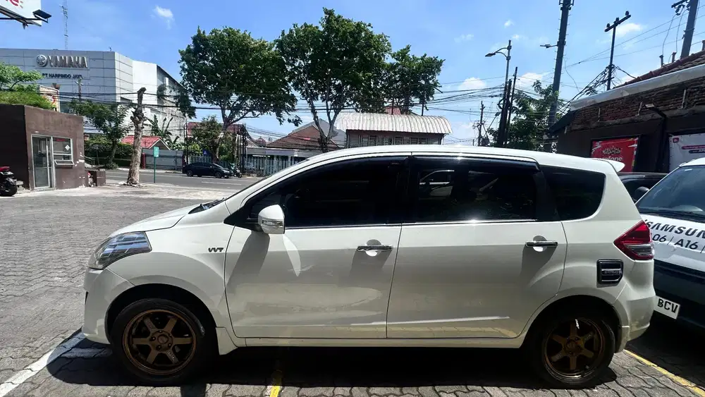 Suzuki Ertiga 2012 Bensin