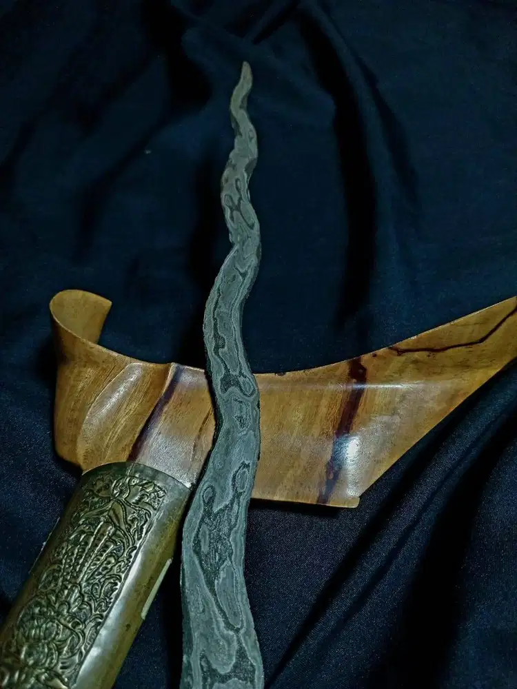 Keris Sepuh Carangsoka luk 9 pamor Pedaringan Kebak sepuh