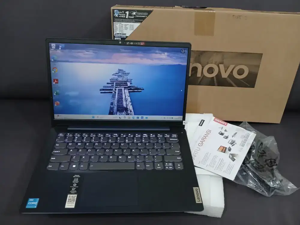 Lenovo Core i3 8/512GB Fullset