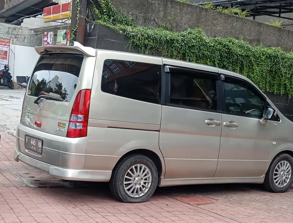 Nissan Serena 2009 Bensin