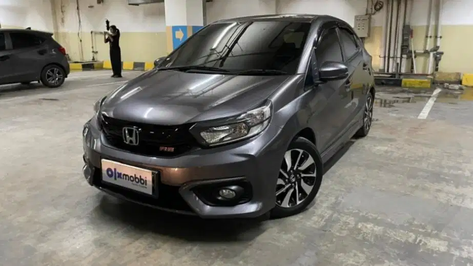 Pajak Panjang TDP 9JT Honda Brio 1.2 RS Bensin-MT 2021 Abu