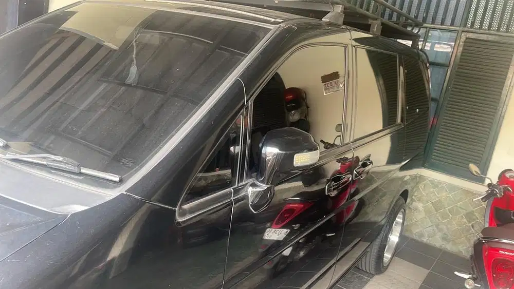 jual mobil serena HWS 2011