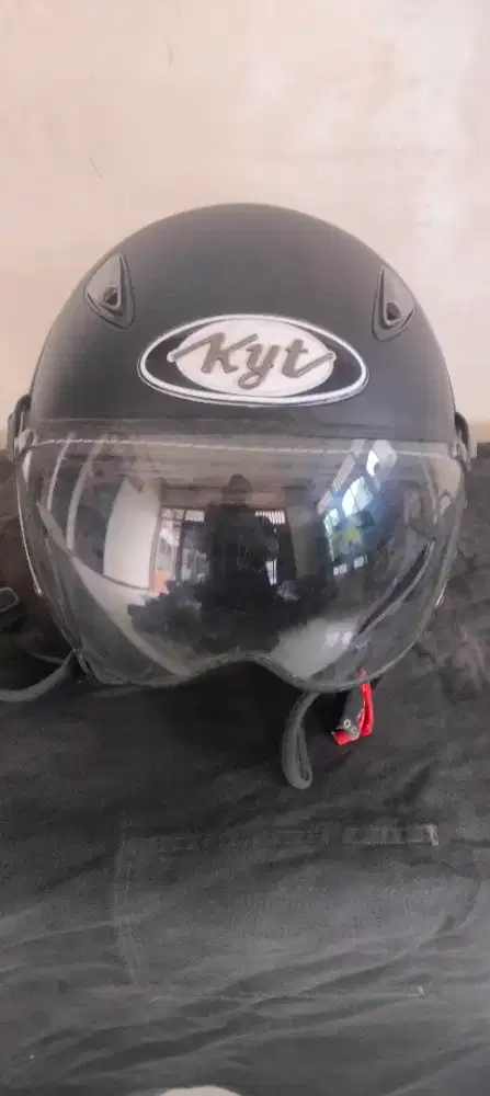 Helm KYT elsico solid black doff
