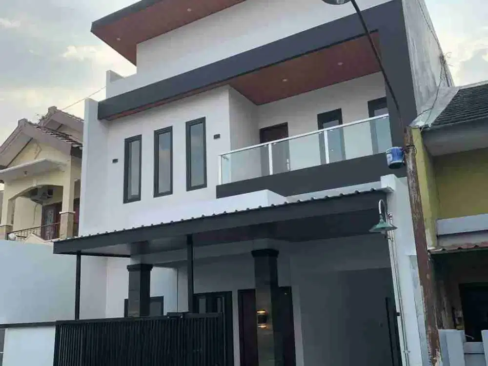 Rumah Mewah Solo 2 Lantai di Fajar Indah Baturan Colomadu