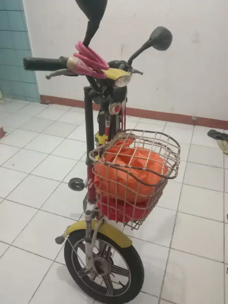 Sepeda listrik Second