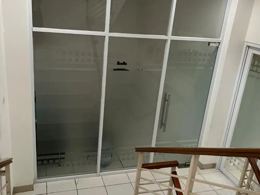 RUKO GANDENG PASAR MINGGU LT 207 M2 LOKASI STRATEGIS 3,5 LANTAI COCOK BUAT KANTOR GUDANG DLL