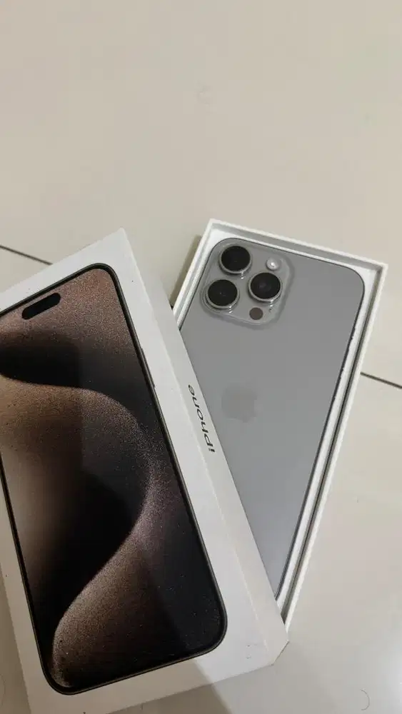 Dijual Iphone 15 Pro Max 256GB Ex Ibox