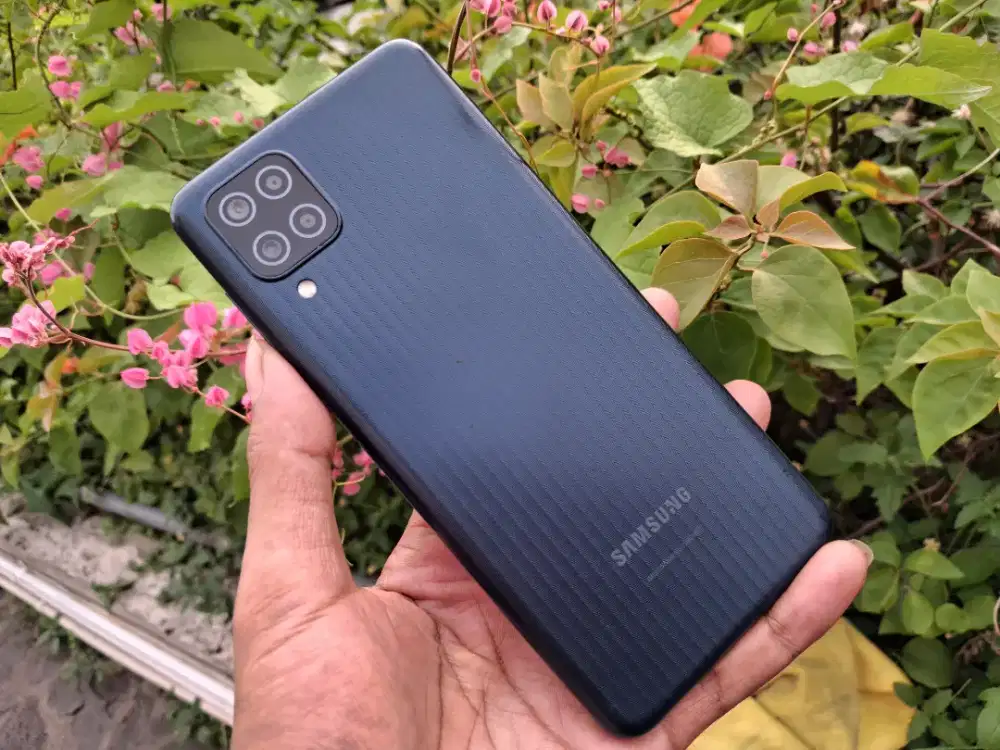 Samsung M12 4+4/64 Minus dikit