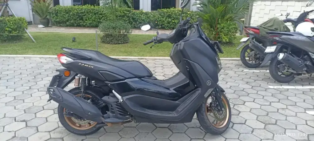 nmax  
Tahun 2023 
19000km 
Harga 25 jt nego