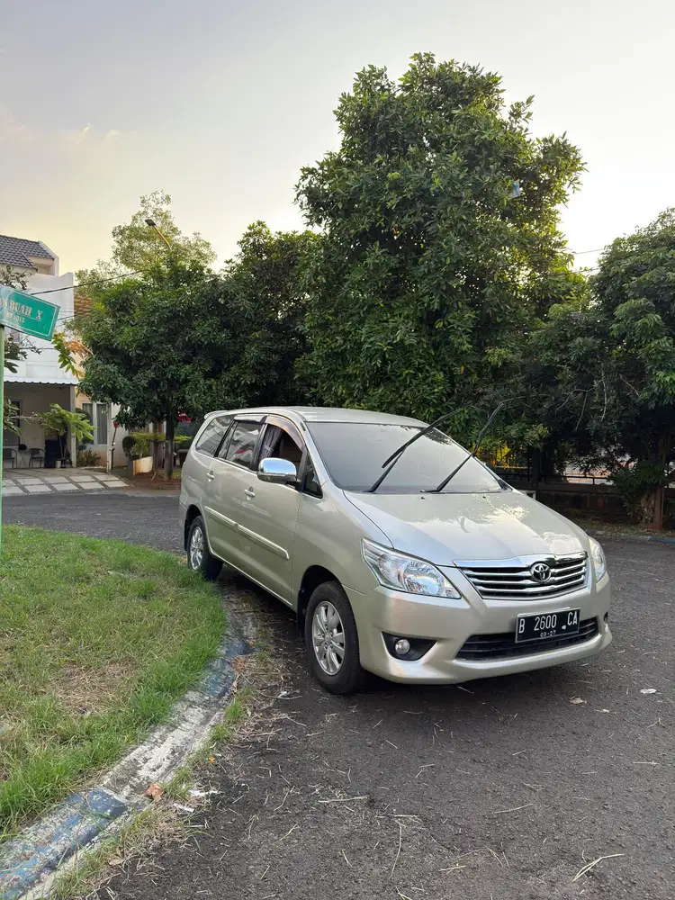 Toyota Kijang Innova 2012 Bensin