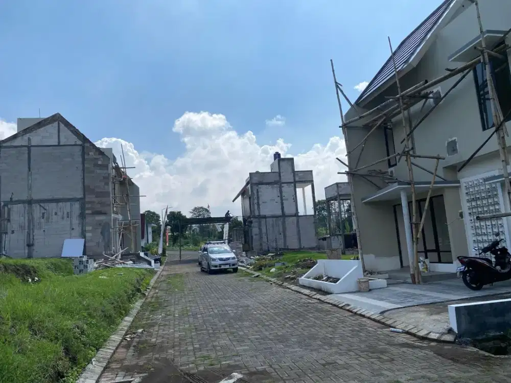 Villa Bangunan Baru Dijual 5 menit Alun - Alun Batu Jawa Timur
