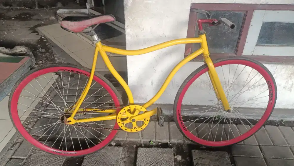 Sepeda fixie rem terpedo barang mulus ban tebal siap pakai