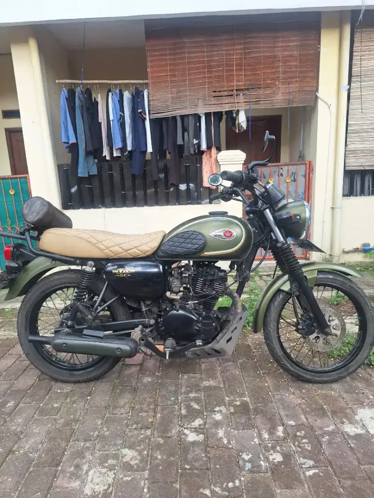 Kawasaki W175 SE Green Army 2018