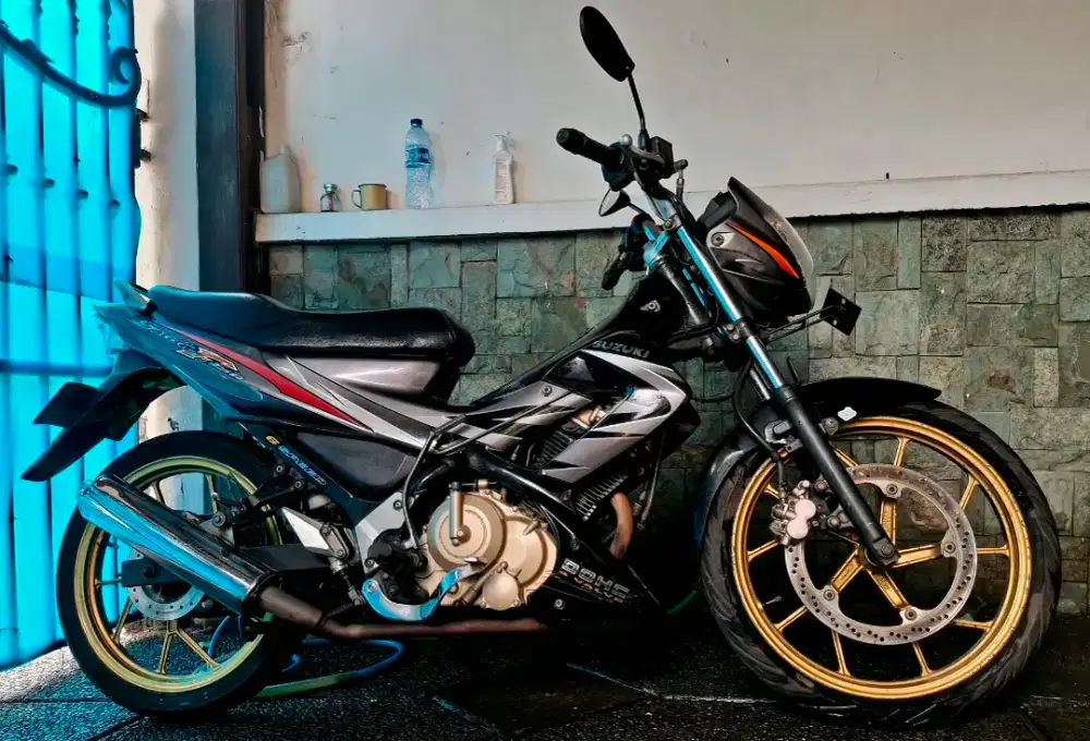 Suzuki satria fu150 scd 2012 hitam abu